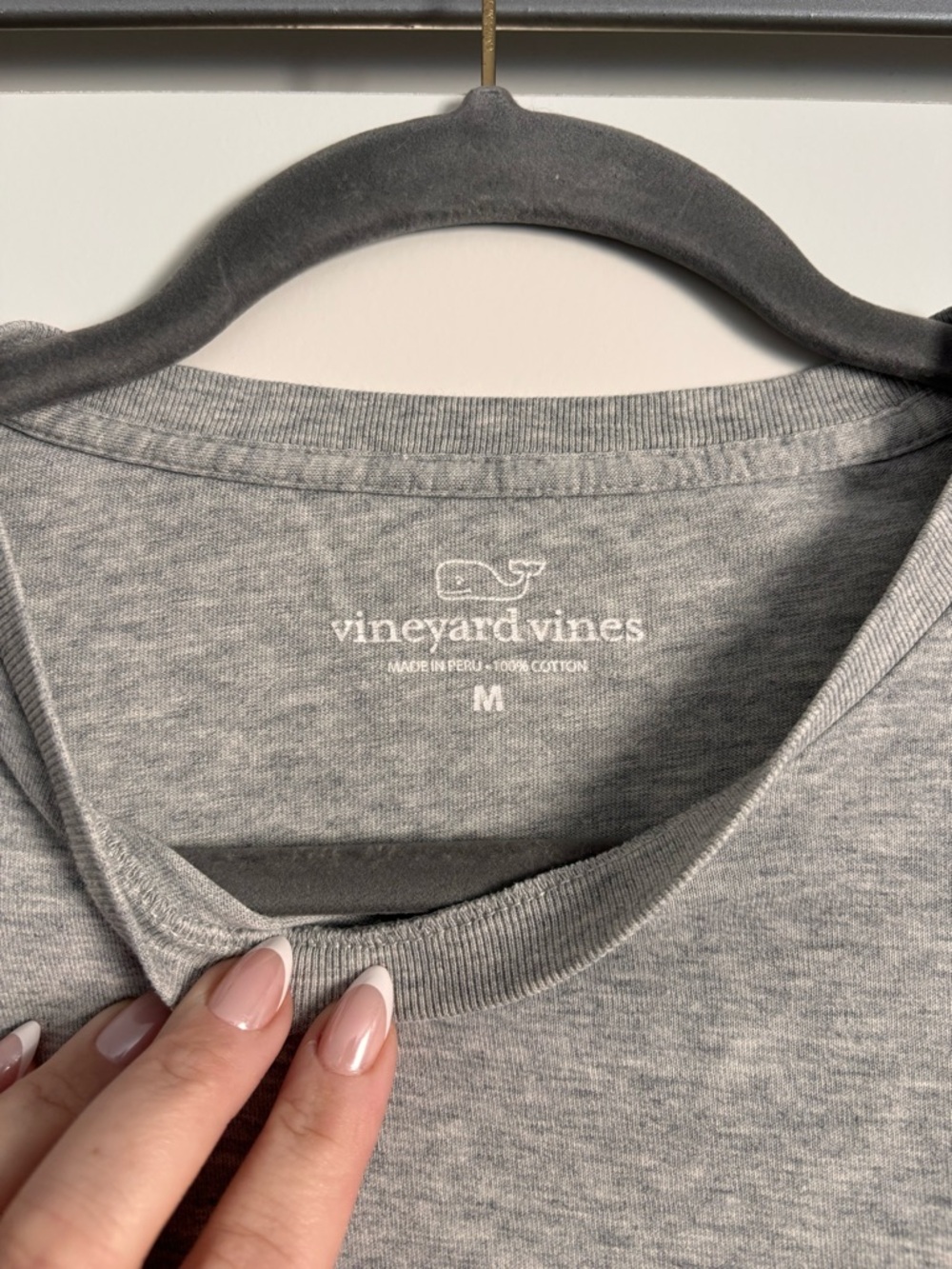 Vineyard Vines HOCKEY Heather Gray Long-Sleeve Pocket Tee with Navy Sleeve Logo - Picture 4 of 4